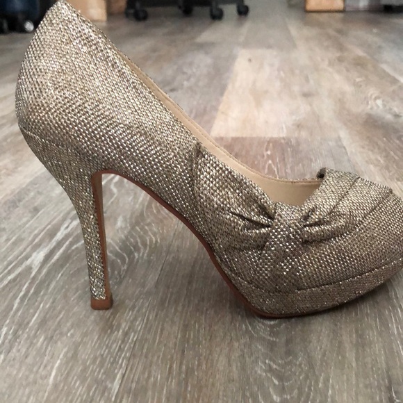 Metallic Heels 👠 - Picture 3 of 5